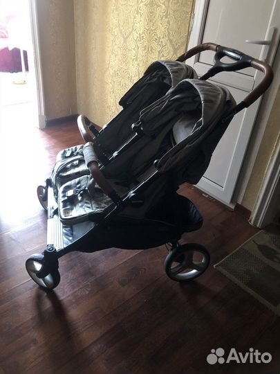 Коляска для двойни