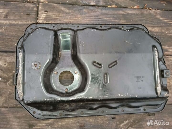 Нижний картер Ауди а4 а6 а8 Audi A4 A6 A8