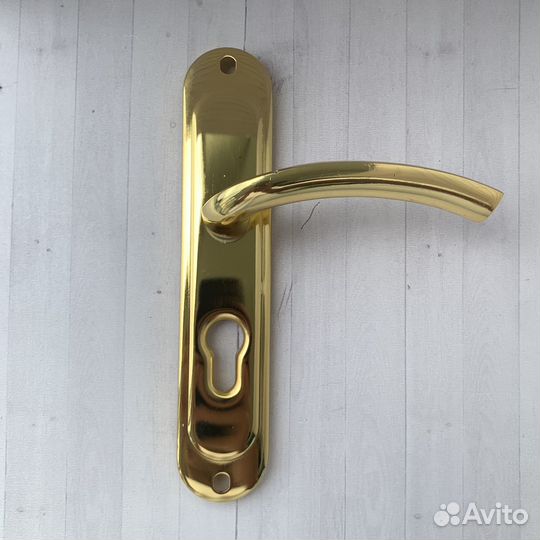 Замок врезной с ручкой