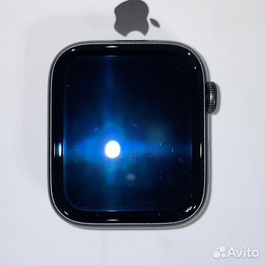 Apple Watch SE 44mm Space Gray Aluminum Case