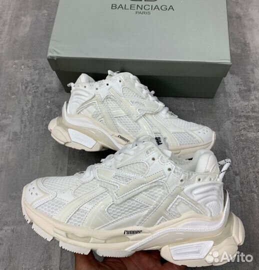 Кроссовки Balenciaga Runner женские