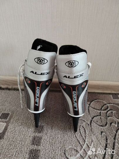 Коньки хоккейные Larsen Alex новые 32р