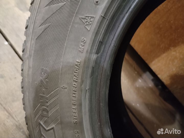 Bridgestone Blizzak DM-Z3 215/70 R16