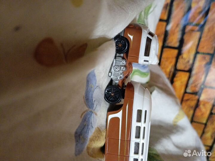 Машинка HootWheels