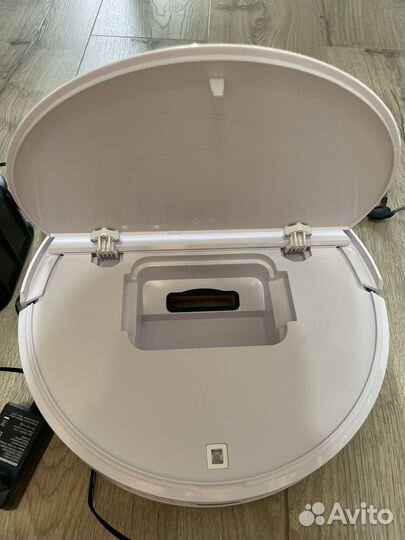 Робот-пылесос Redmond RV-R450