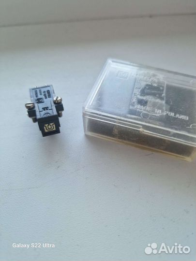 Звукоснимающая головка Unika в с иглой MF100
