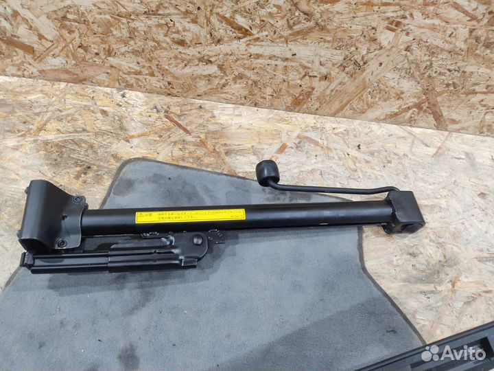 Домкрат BMW E38 дорестайлинг