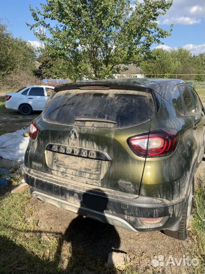Renault Kaptur 2.0 МТ, 2016, битый, 120 000 км
