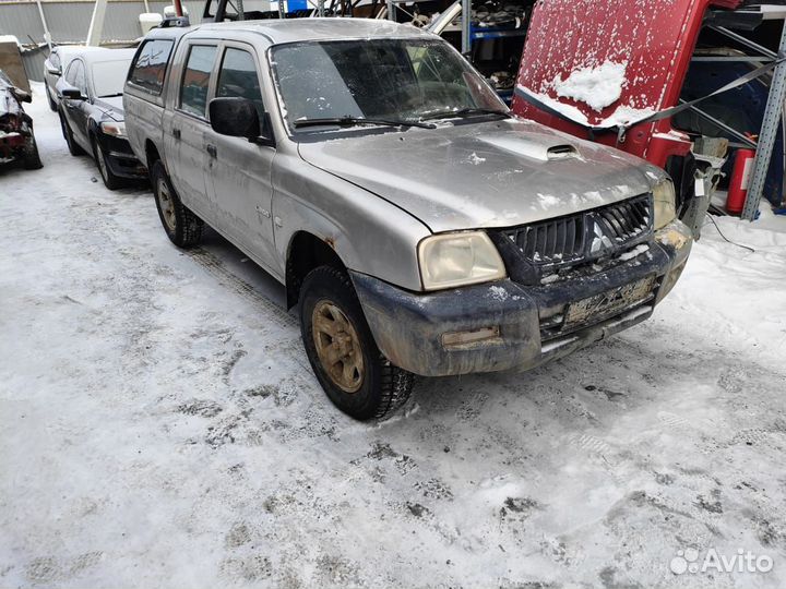 Mitsubishi L200 (K6,K7) 2006 в полный разбор