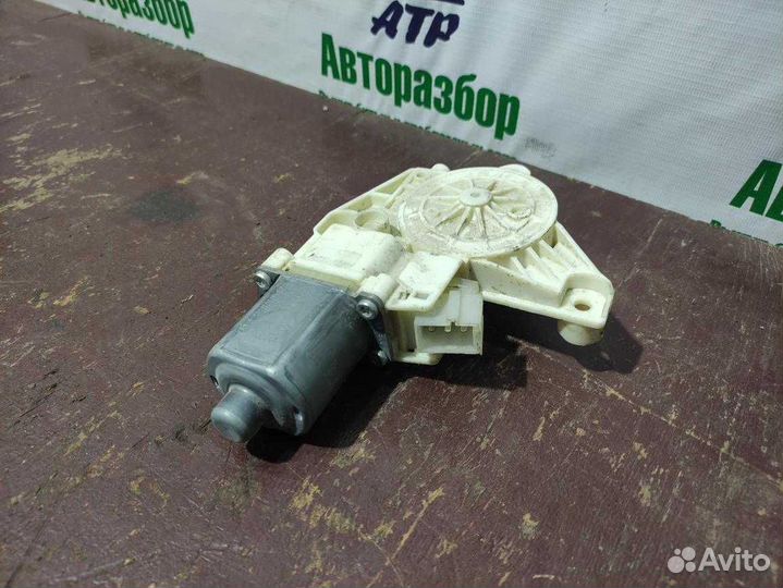 Моторчик стеклоподъемника Mercedes-Benz C-класс