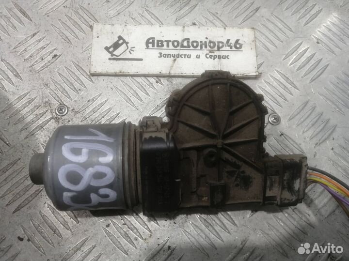 Моторчик стеклоочистителя Renault Logan 1