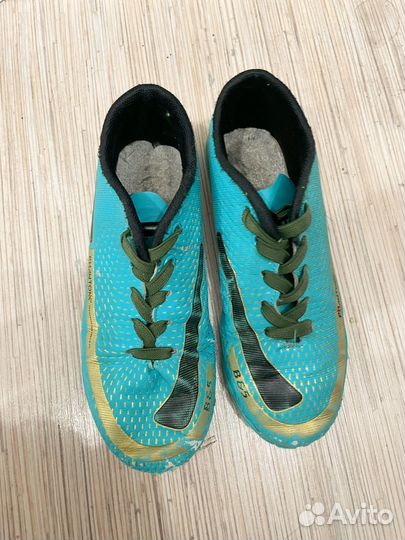 Футбольные бутсы