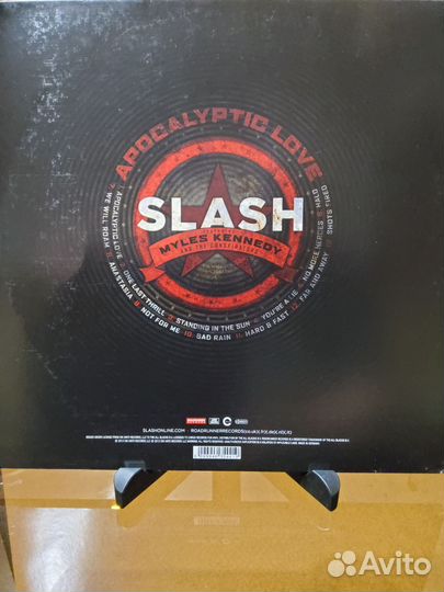 Slash Featuring Myles Kennedy - Apocalyptic Love