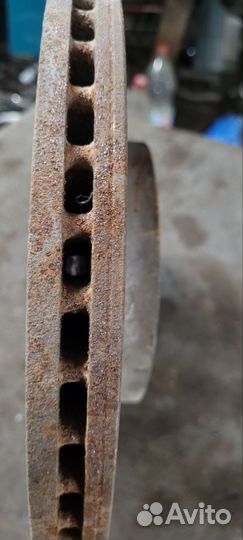 Диск тормозной Toyota avensis 03-08г