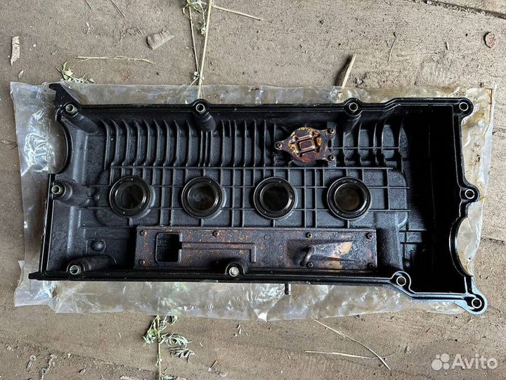 Клапанная крышка головки блока цилиндров