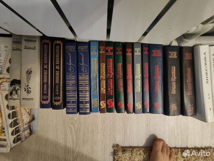 Книги/томы/коллекции книг/диски/пластинки/касеты