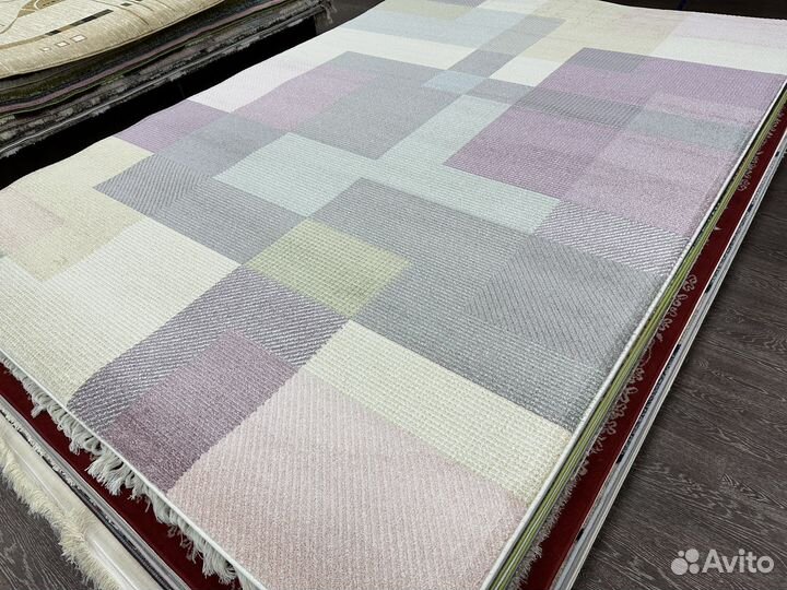 Ковер 240 х 340 в пастельных тонах