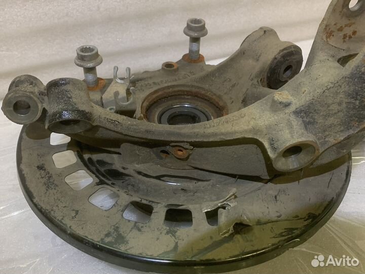 Кулак ступица задняя Volkswagen Touareg