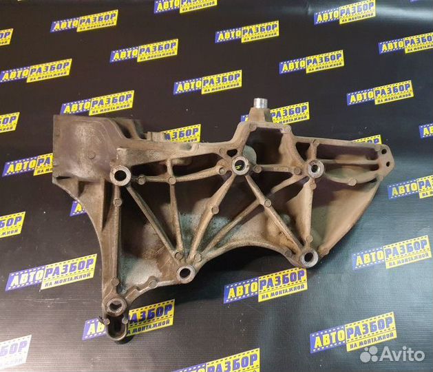 Кронштейн генератора Renault Duster