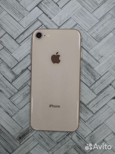iPhone 8, 64 ГБ