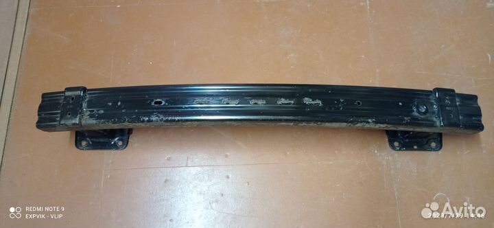 Задний усилитель бампера Ford Kugo-2