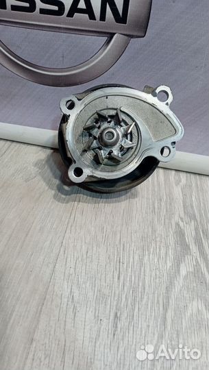 Помпа водяной насос Nissan tiida