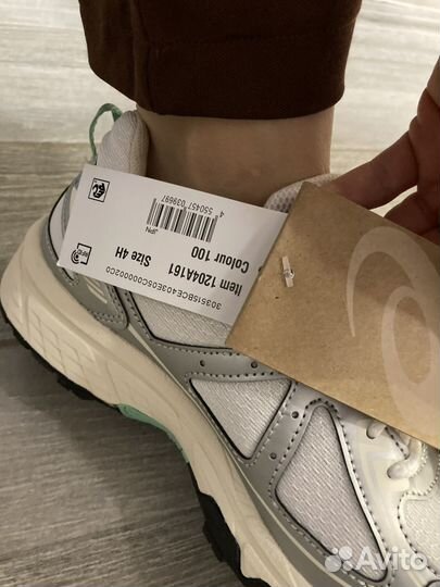 Кроссовки acics женские