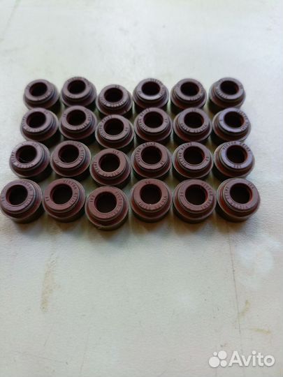 Маслосъёмные колпачки Мерседес