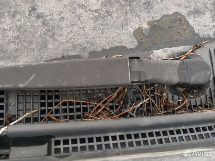 Поводок стеклоочистителя lancer9