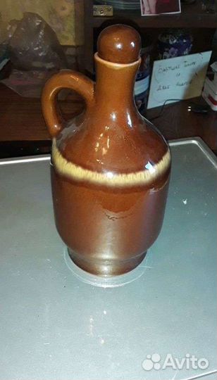 Кувшин со стопками