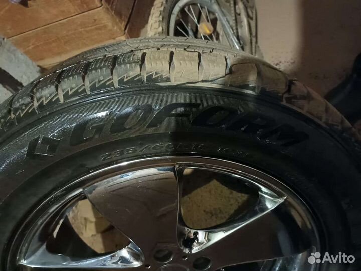 Goform W705 235/60 R18