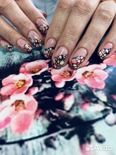 Наращивание ногтей, педикюр