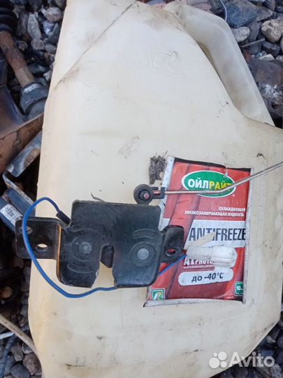 Замок багажника Kia Sportage 1