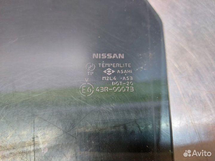 Стекло двери заднее правое Nissan Murano Z50