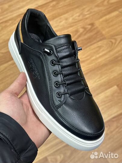 Кроссовки новые мужские