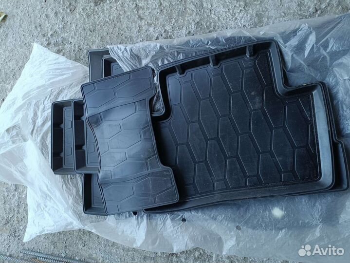 Автомобильные коврики резиновые