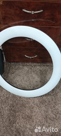 Кольцевая лампа со штативом