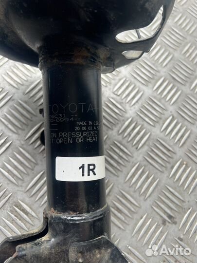 Стойки на toyota camry 70