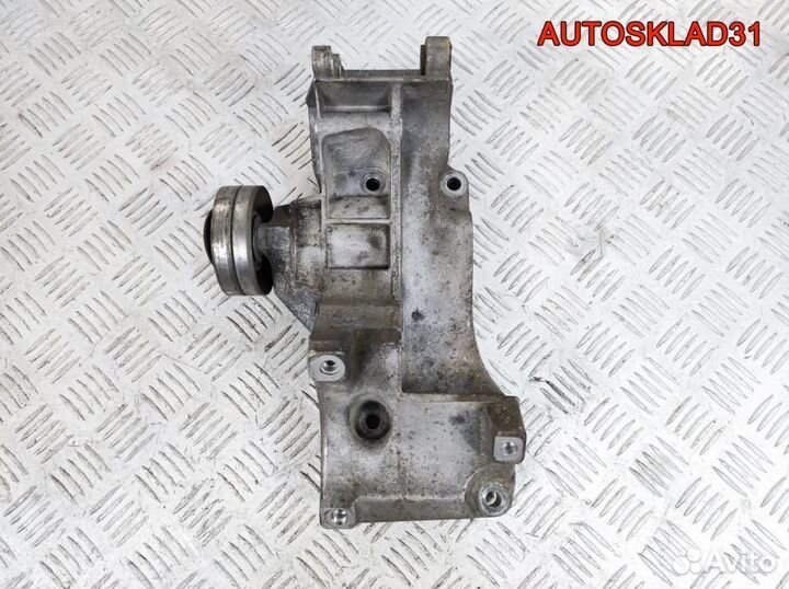 Кронштейн генератора Volkswagen Golf 4 062145169AD