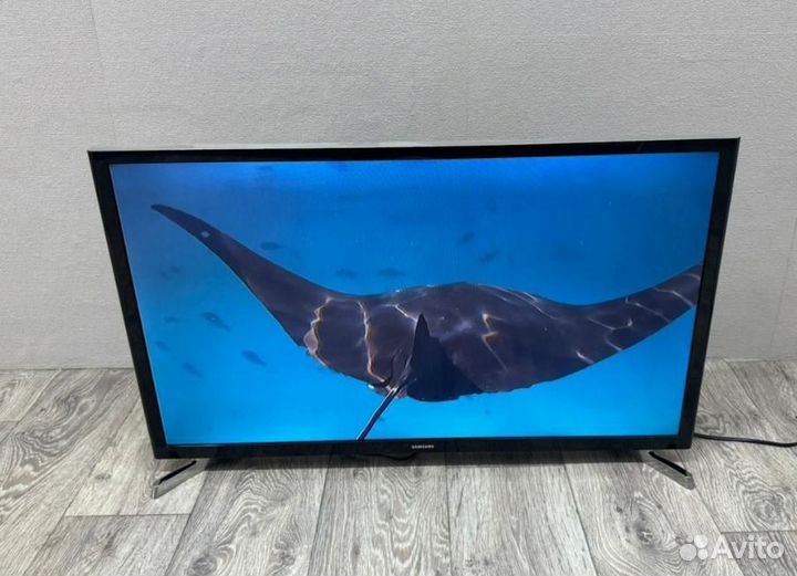Телевизор Samsung SMART tv 32