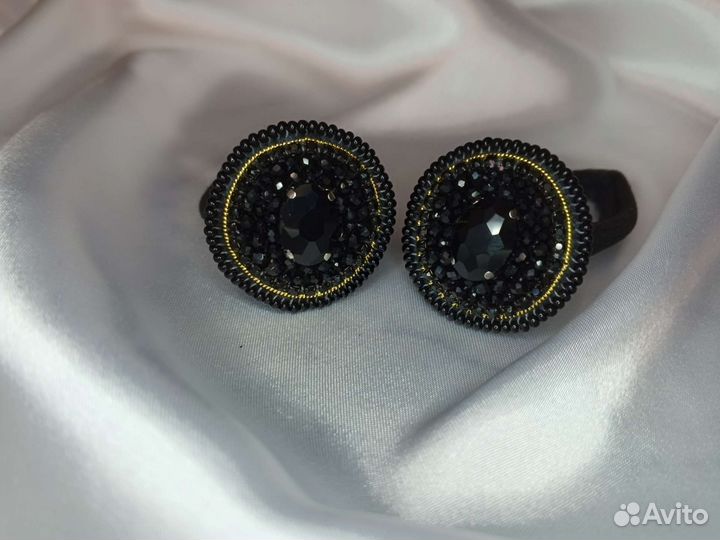 Резинка для волос из бисера