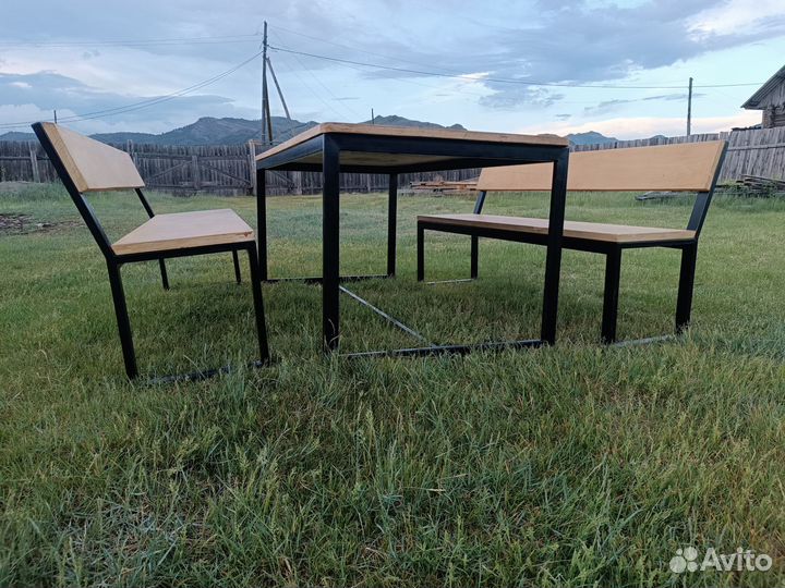 Стол и стулья в стиле loft