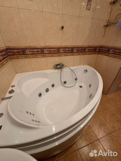 Ванная угловая джакузи