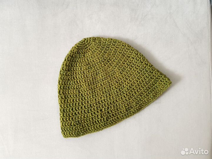 Летняя вязанная шапочка