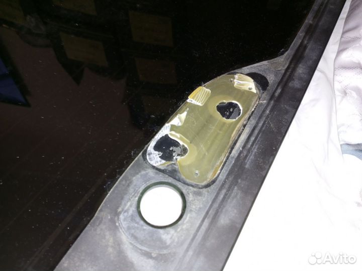 Заднее стекло Lincoln Navigator 2