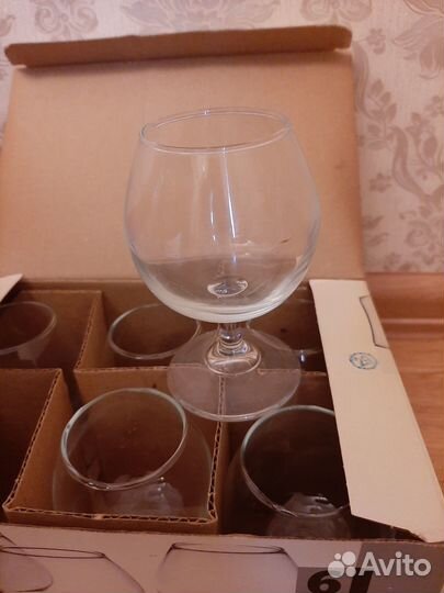 Бокалы, креманки, стаканы