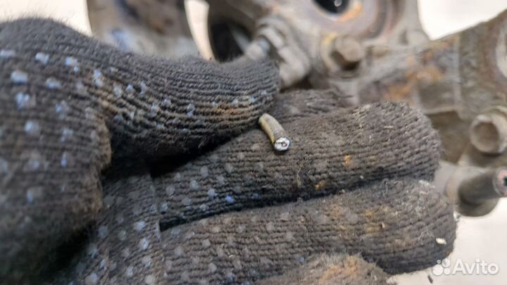 Ступица (кулак, цапфа) правая передняя Toyota RAV 4