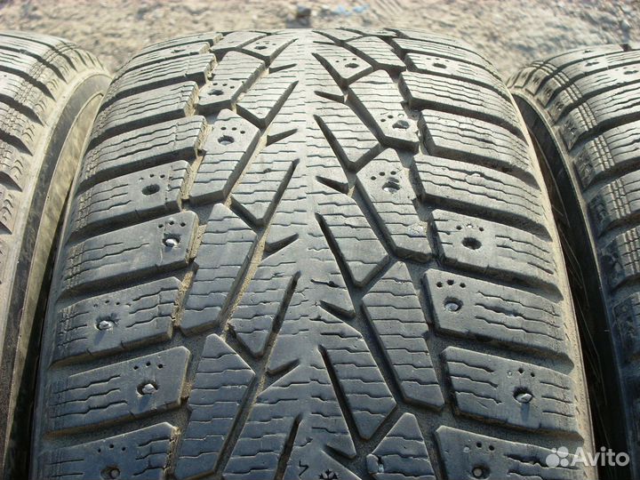 Nokian Tyres Hakkapeliitta 7 215/65 R16 102T