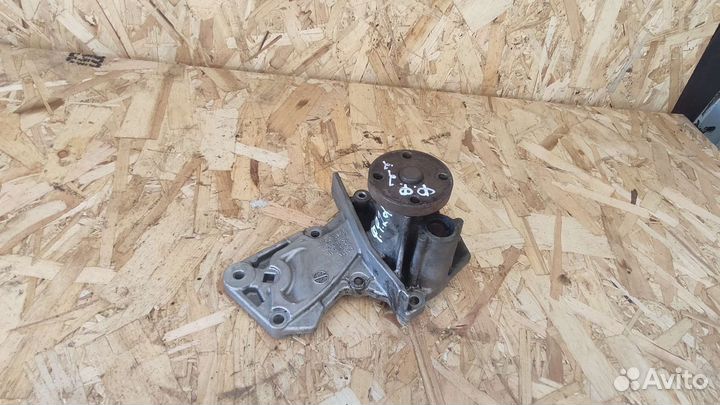 Помпа Ford Focus 2 водяной насос 1.4