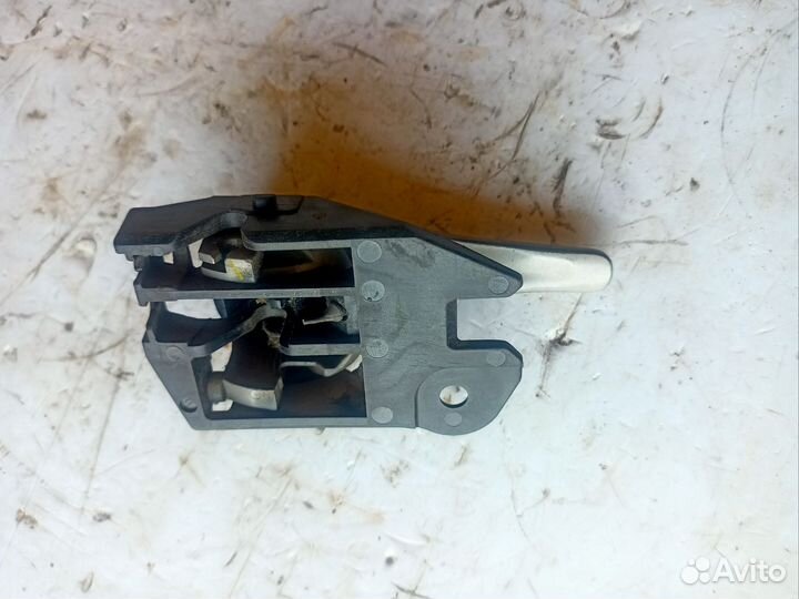 Ручка внутренняя передняя правая Toyota Corolla